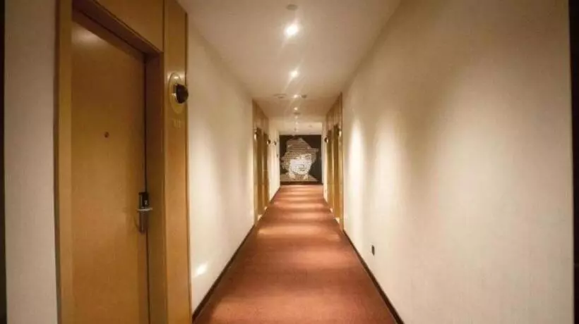 Greentree Alliance Hotel Chongqing Fortune Plaza Xingfu Square Guangdianyuan Light Rail Station