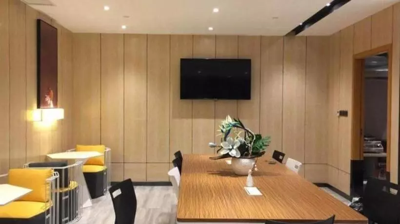 Greentree Alliance Hotel Chongqing Fortune Plaza Xingfu Square Guangdianyuan Light Rail Station