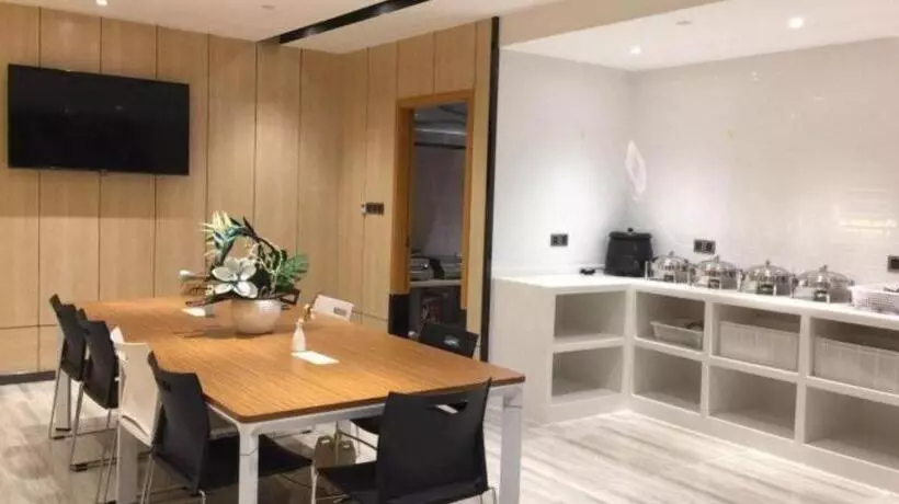 Greentree Alliance Hotel Chongqing Fortune Plaza Xingfu Square Guangdianyuan Light Rail Station