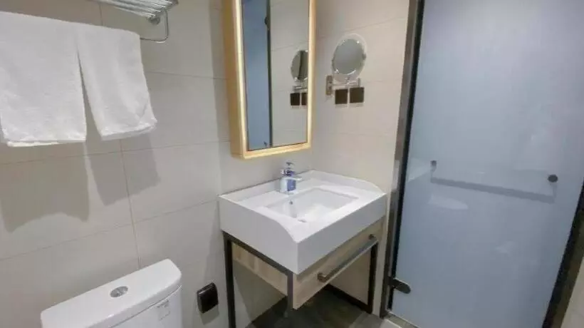 Hanting Hotel Tianjin Binhai Airport Economic Zone Metro Station