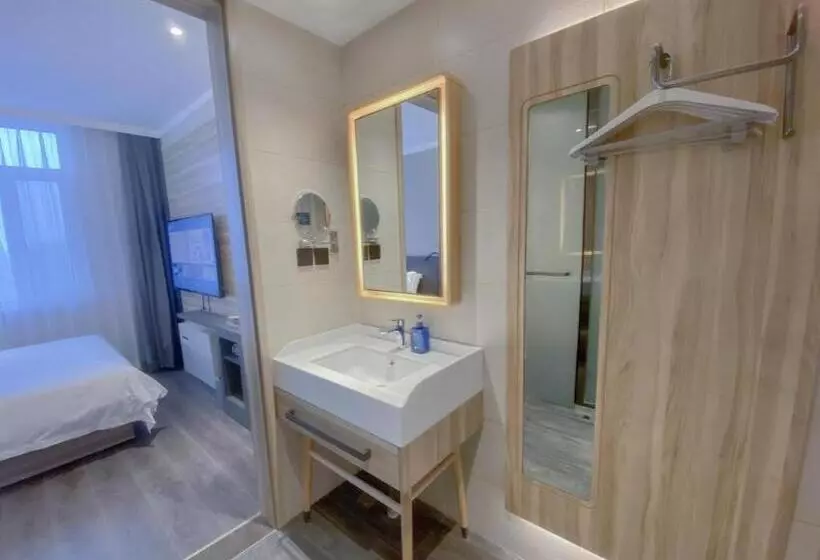 Hanting Hotel Tianjin Binhai Airport Economic Zone Metro Station