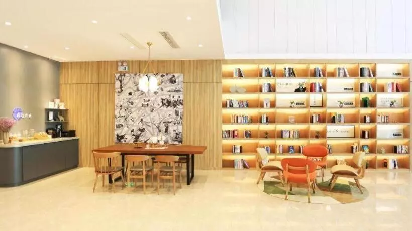 Hanting Premium Hotel Jinan Jiyang Jibei Park