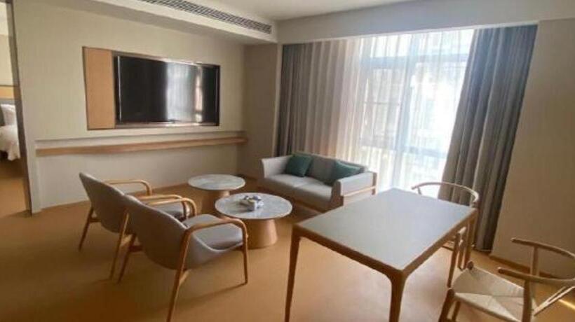 Ji Hotel Luzhou Bubugao Plaza