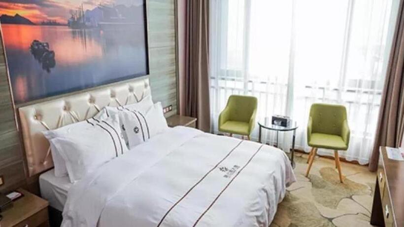 Starway Hotel Urumqi Economic Development Zone Railway Station