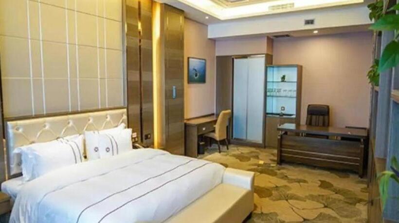 Starway Hotel Urumqi Economic Development Zone Railway Station