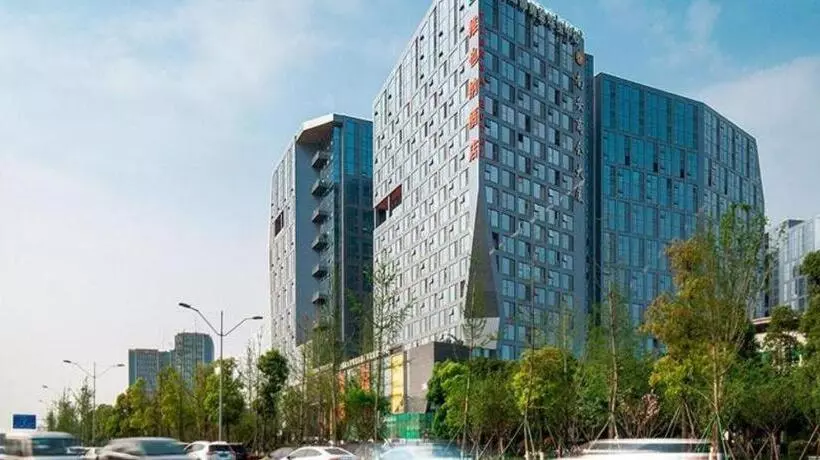 Vienna Hotel Chengdu Chadianzi Toursim Center