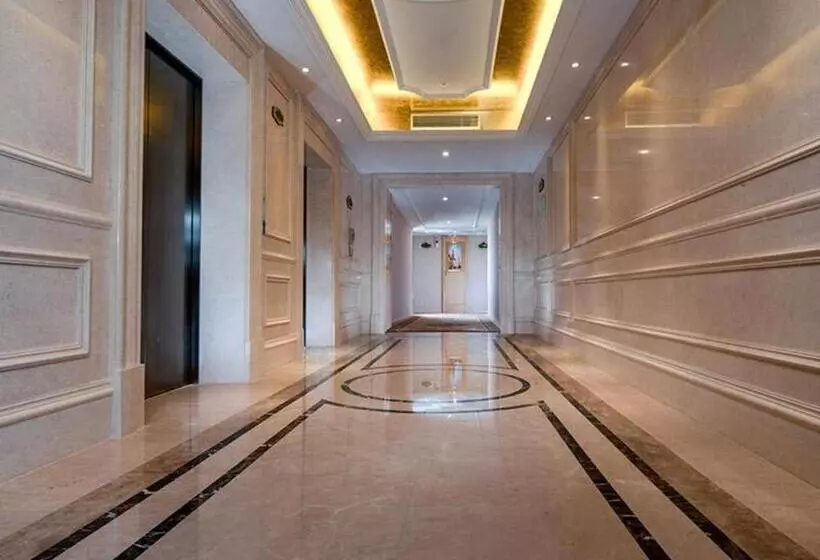Vienna Hotel Chengdu Chadianzi Toursim Center
