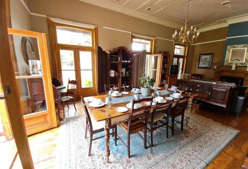 تختخواب و صبحانه Hill Manor Room 1 Self Catering Unit