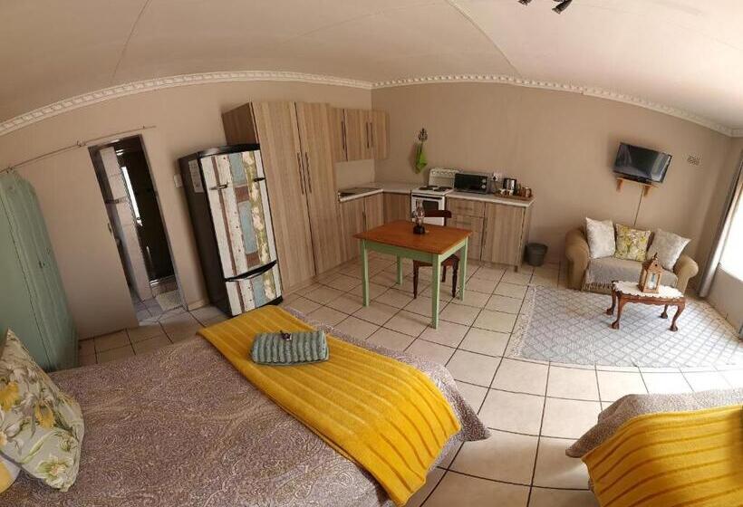 تختخواب و صبحانه Hill Manor Room 1 Self Catering Unit