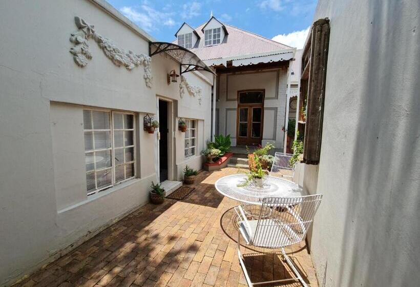 تختخواب و صبحانه Hill Manor Room 1 Self Catering Unit