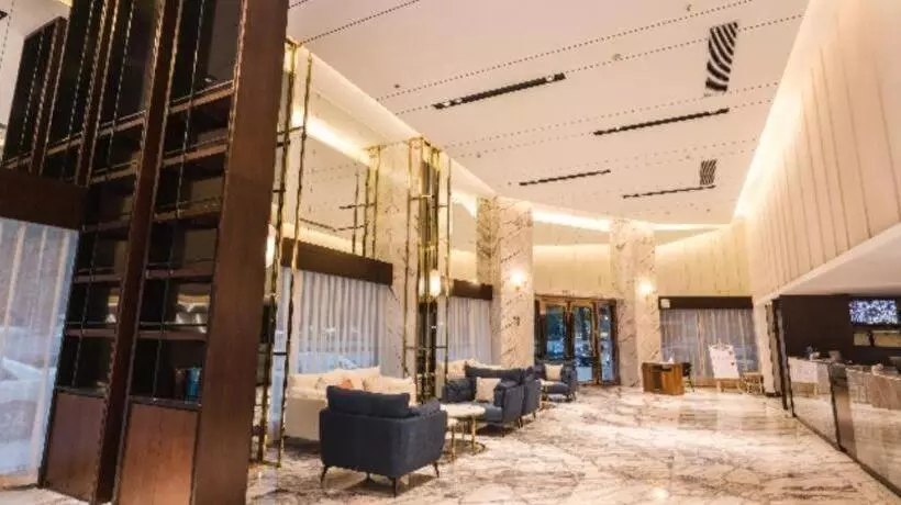 Borrman Hotel Yunfu Xinxing County Bus Station