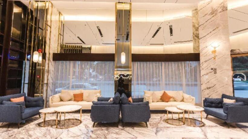 Borrman Hotel Yunfu Xinxing County Bus Station