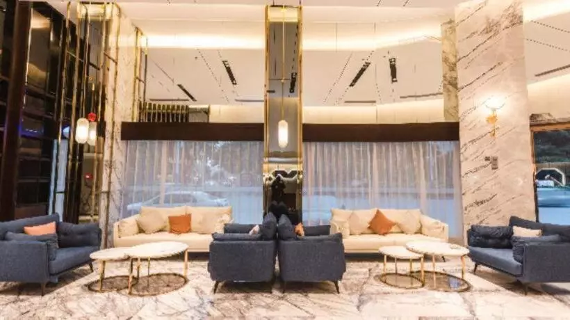 Borrman Hotel Yunfu Xinxing County Bus Station