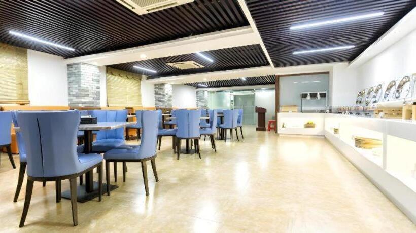 Borrman Hotel Yunfu Xinxing County Bus Station