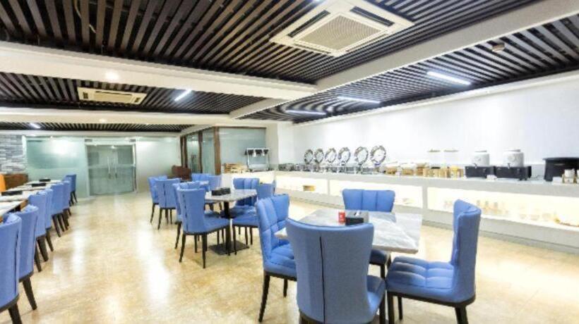 Borrman Hotel Yunfu Xinxing County Bus Station