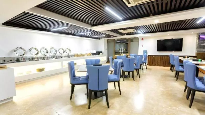 Borrman Hotel Yunfu Xinxing County Bus Station