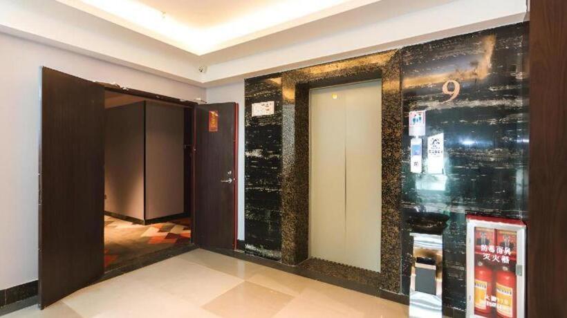 Borrman Hotel Yunfu Xinxing County Bus Station