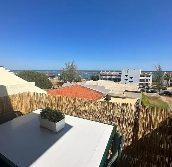 Golden Club Resort   Apart