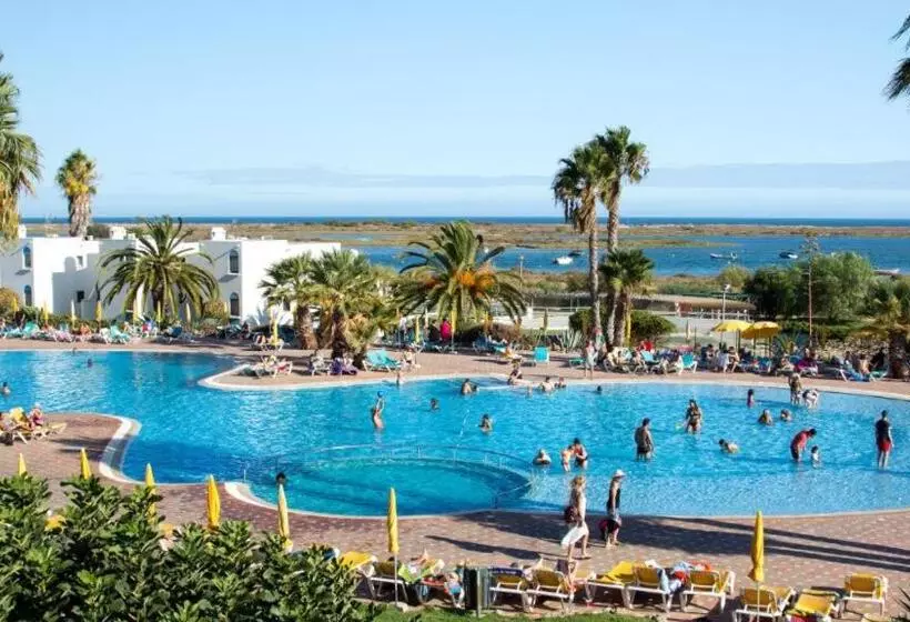 Golden Club Resort   Apart