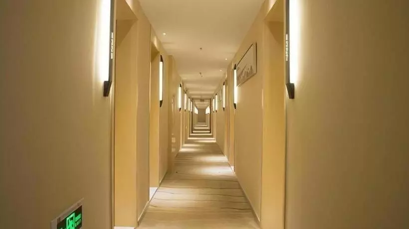 Hotelli City Comfort Inn Anyang Railway Station