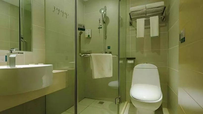 Hotelli City Comfort Inn Tongren High Speed Railway Station