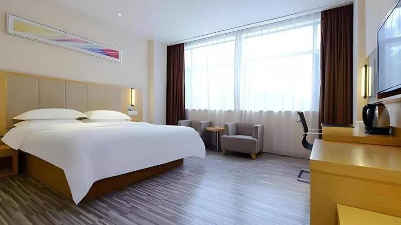 Hotelli City Comfort Inn Tongren High Speed Railway Station