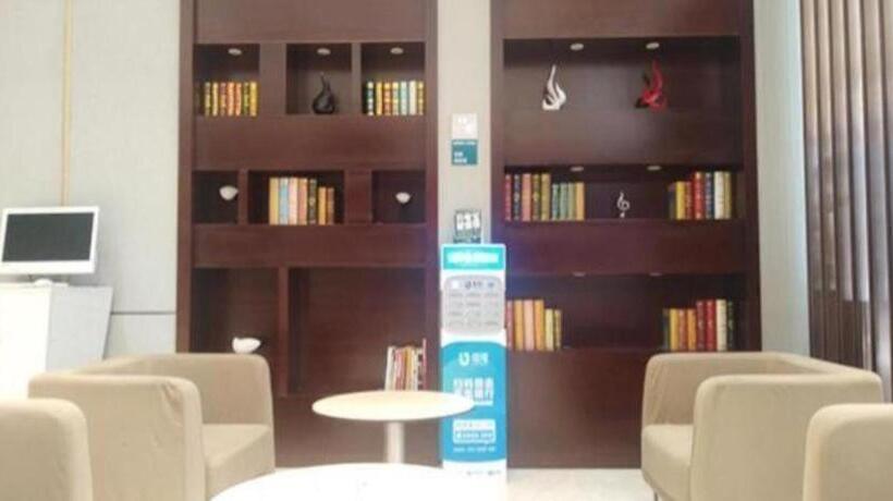 호텔 City Comfort Inn Tongren High Speed Railway Station