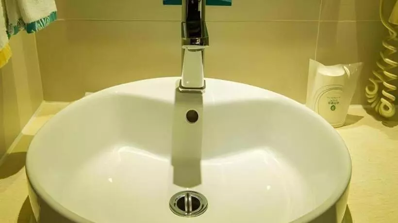 Hotelli City Comfort Inn Yulin Youth Square 1st People S Hospital