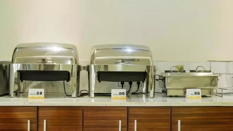 Hotelli City Comfort Inn Yulin Youth Square 1st People S Hospital