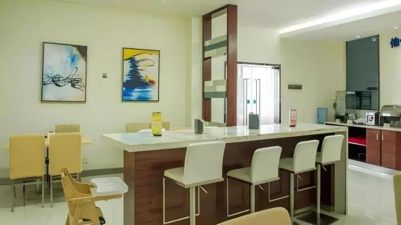 Hotelli City Comfort Inn Yulin Youth Square 1st People S Hospital