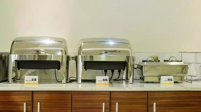 Hotelli City Comfort Inn Yulin Youth Square 1st People S Hospital