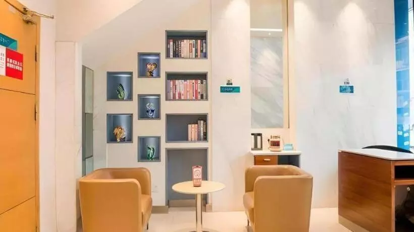 Hotelli City Comfort Inn Yulin Youth Square 1st People S Hospital