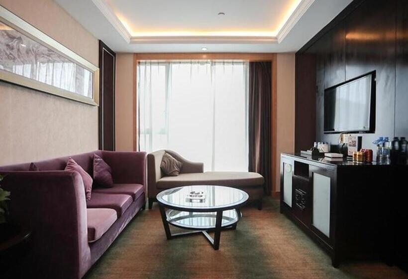 هتل James Joyce Coffetel Nanchang Railway Station Wanguo International