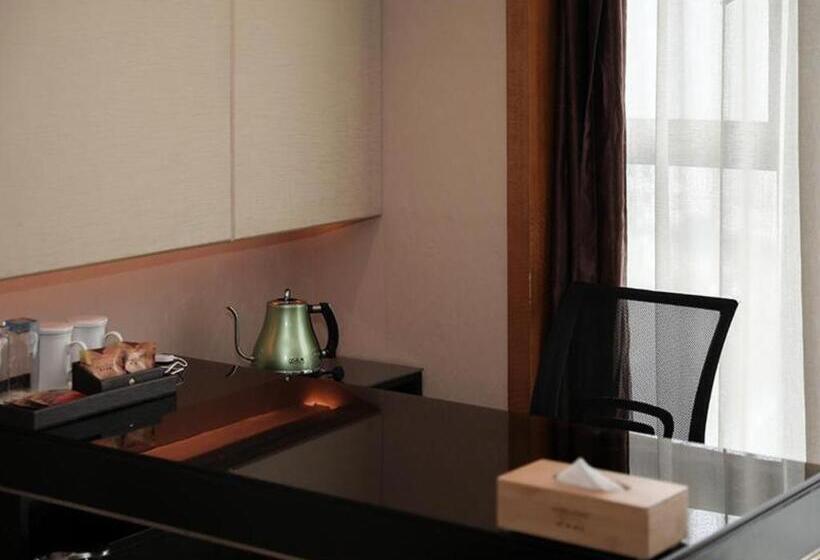 هتل James Joyce Coffetel Nanchang Railway Station Wanguo International