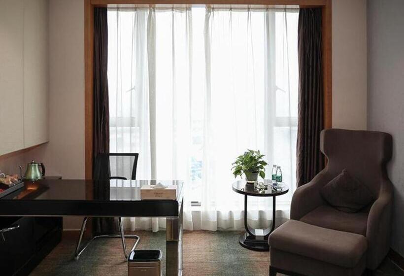 هتل James Joyce Coffetel Nanchang Railway Station Wanguo International