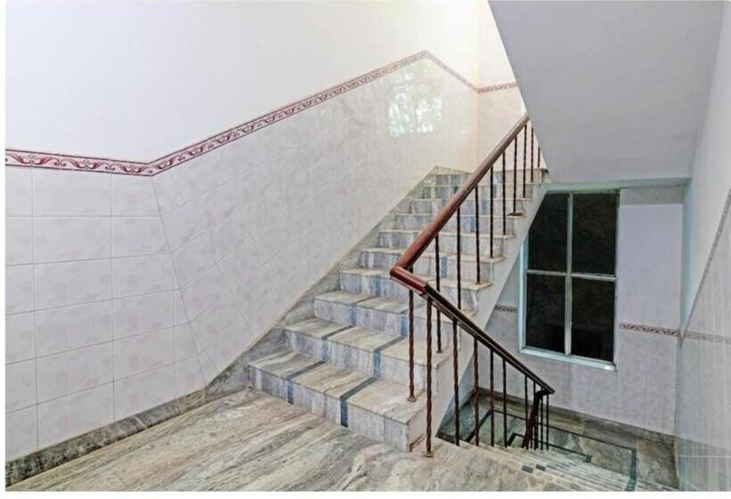 Hotell Elite Stay Near Baramunda Bus Stand Couple Friendly Best Seller By Mor Services