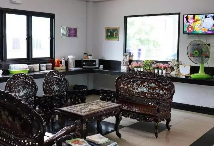 ホテル Tantawan Place