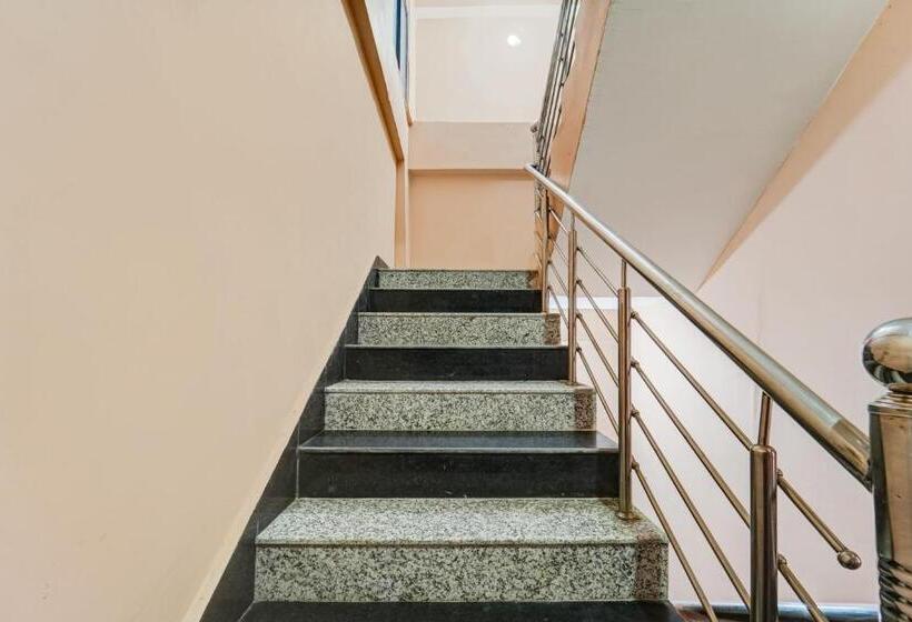 هتل The Imperial Inn