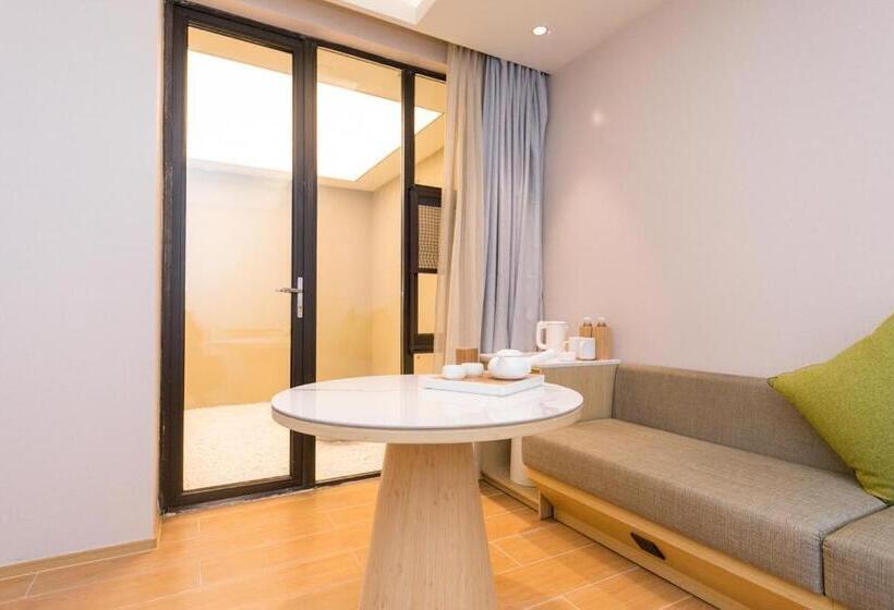 Ji Hotel Nanjing Ruanjian Avenue Metro Station