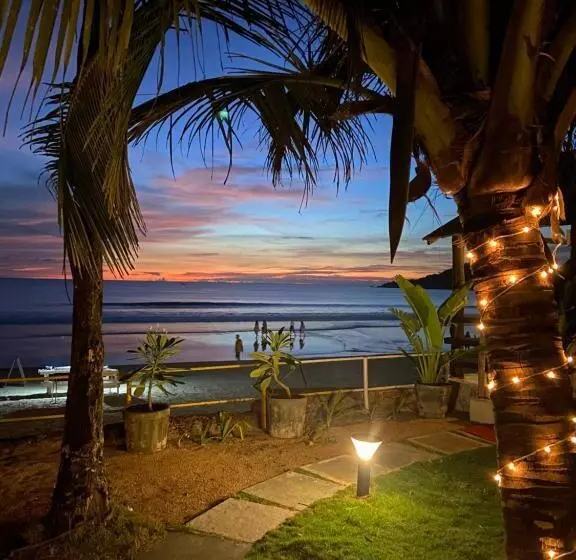 Pensionat Beachfront Bliss