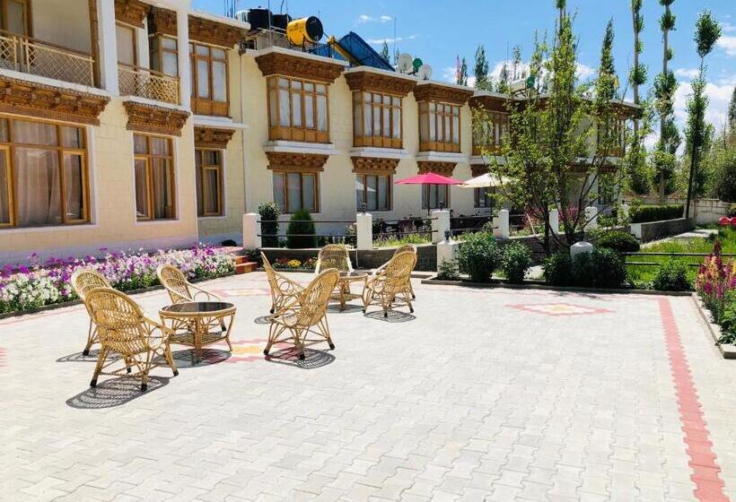 בית מלון כפרי Gangba