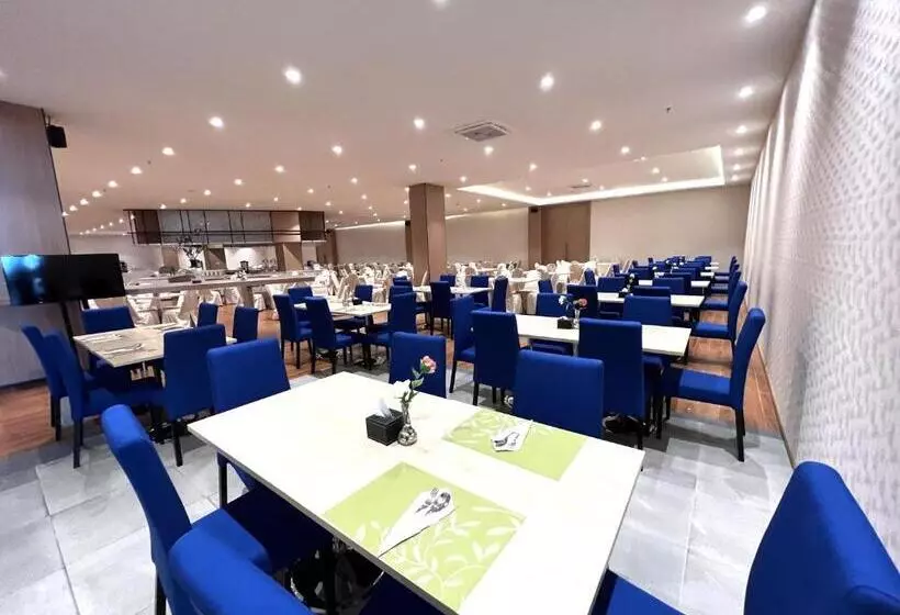 Hotelli The Srivaree Airport