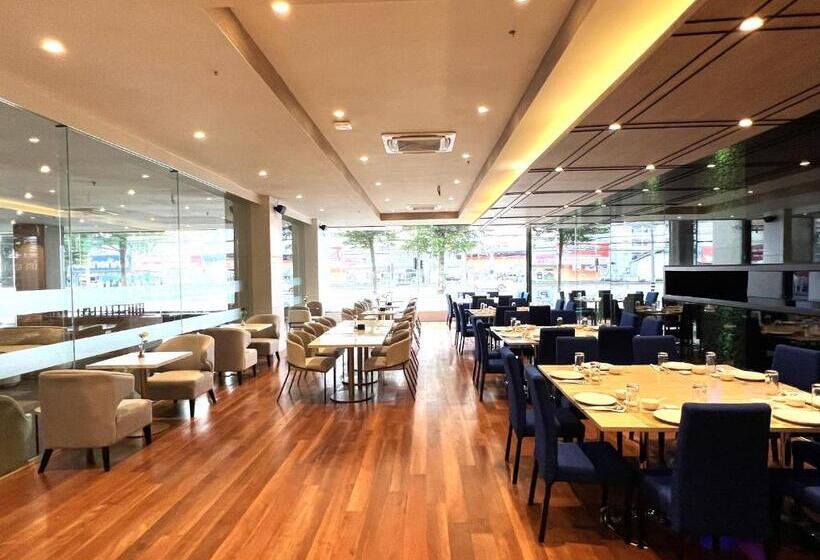 Hotel The Srivaree Airport