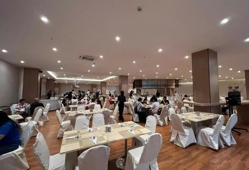 Hotelli The Srivaree Airport