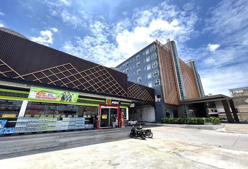 Hotel The Srivaree Airport