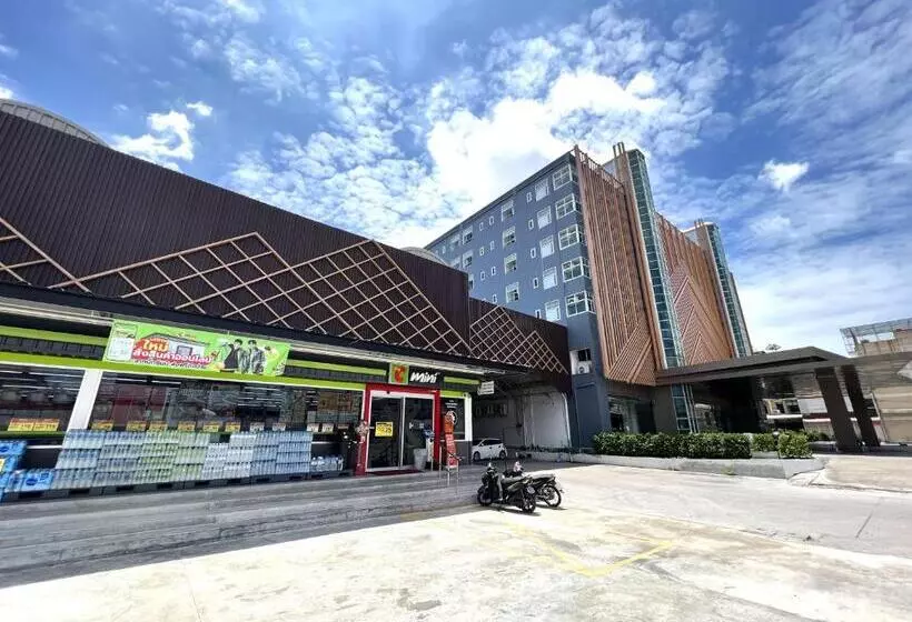 Hotelli The Srivaree Airport