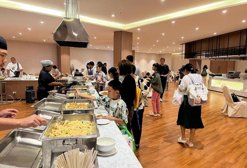 Hotel The Srivaree Airport