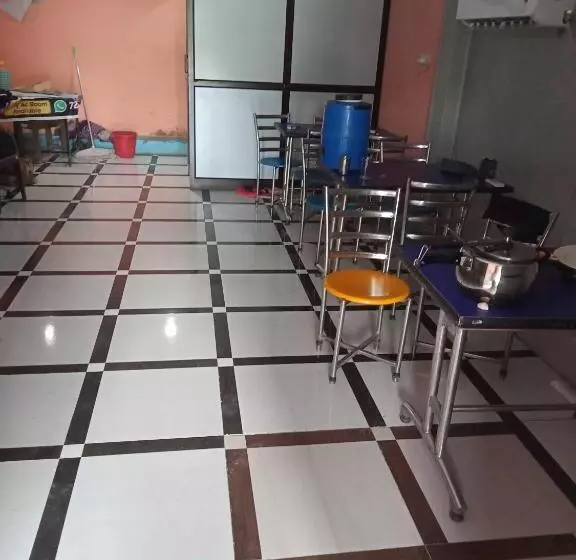 Oyo Hotel B7