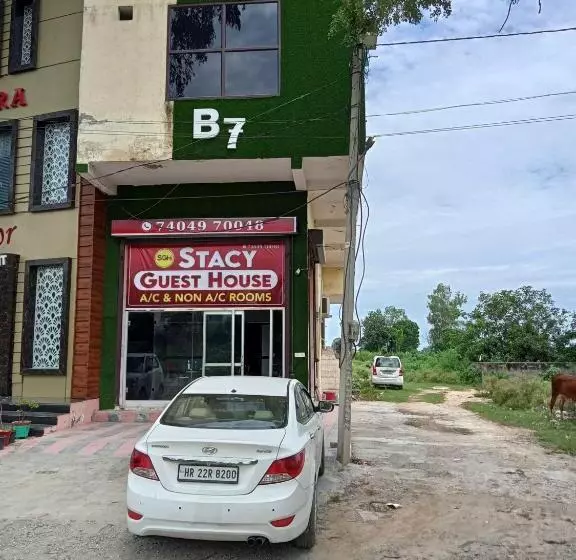Oyo Hotel B7