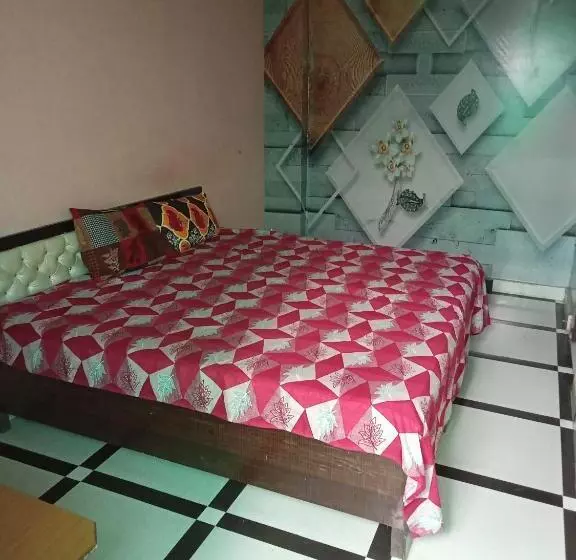 Oyo Hotel B7